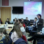 Angajamentul tinerilor impotriva coruptiei la American Corner (1) Angajamentul tinerilor impotriva coruptiei la American Corner (1)