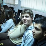 Angajamentul tinerilor impotriva coruptiei la American Corner (3) Angajamentul tinerilor impotriva coruptiei la American Corner (3)