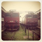 2 locomotive in gara bacau