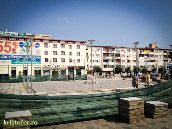 3 de bine - intra in reparatie piata tricolorului