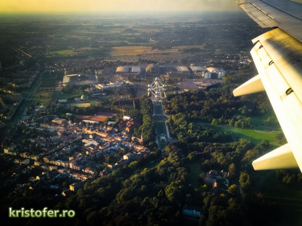 bruxelles atomium din avion