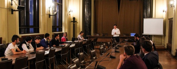 eveniment informare dezbateri pentru studenti facultatea de drept bucuresti 2013 (1)