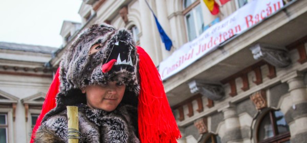 alaiul datinilor si obiceiurilor de iarna bacau 2013-41