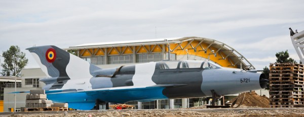 mig-21-sens-giratoriu-bacau-3
