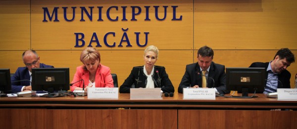 conferinta presa pnl bacau educatie (2) raluca turcan