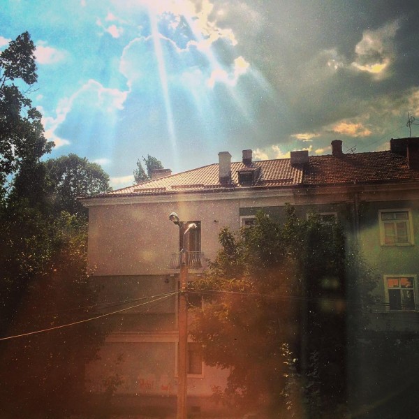 3 ploaie soare cartier bacau