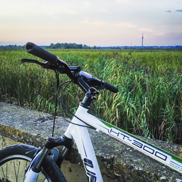 2-bicicleta-univega-lacaul-bacau-ii-turnul-televiziune