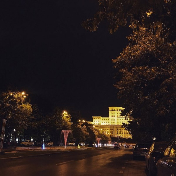 4 seara toamna parlament bucuresti