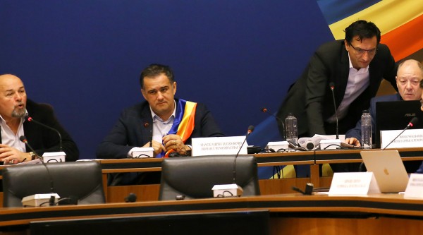 viziteu huluta consiliul local bacau